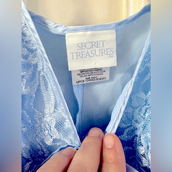 Ladies Beautiful, Flirty Sky Blue Silky Spaghetti Strapped Nightie Top MED - Picture 5 of 13